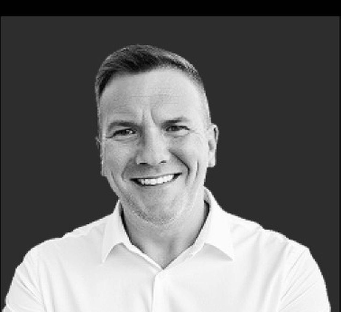 Simon Linstead
